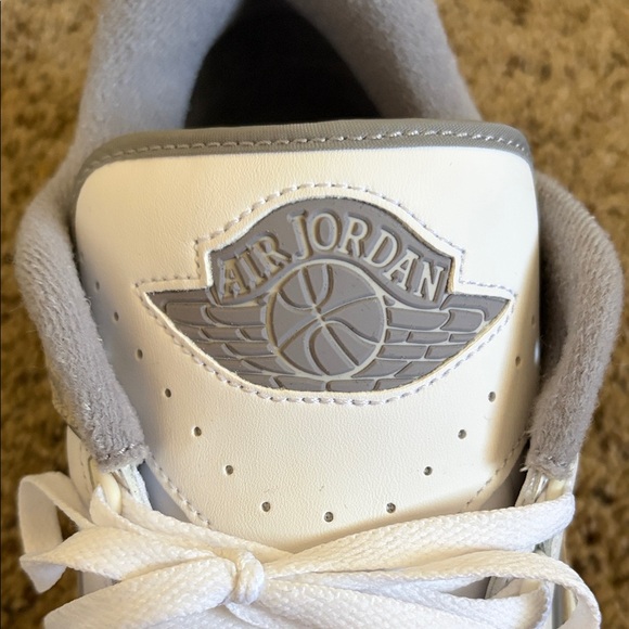 Jordan Men's White and Gray Sneakers - Picture 3 of 5